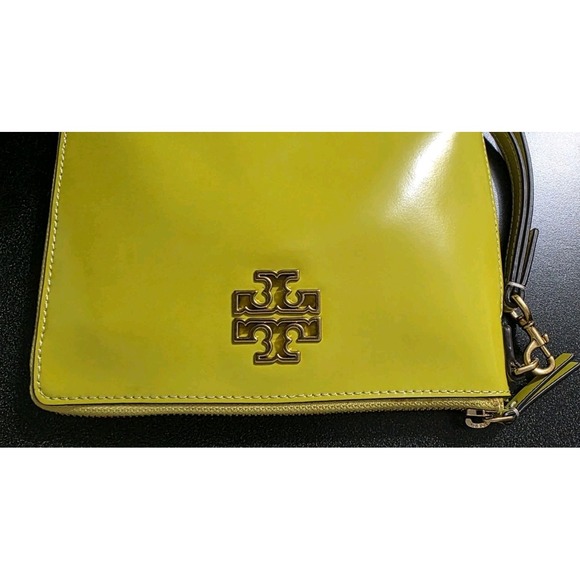 NEW Tory Burch Patent Wristle Leather Britten Large Zip Pouch Yellow Chartreuse